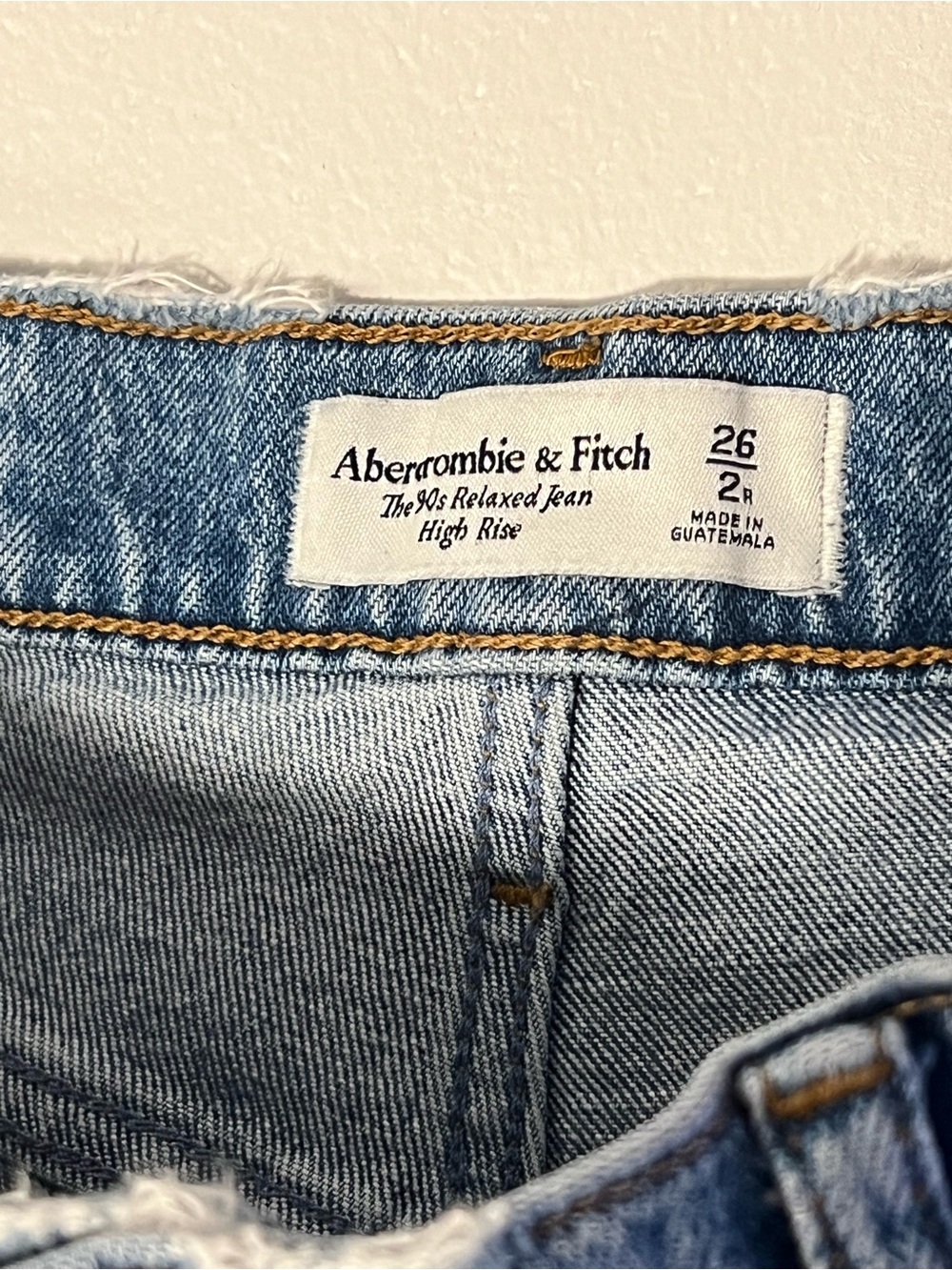 Abercrombie & Fitch Women's High-Rise Relaxed Jeans in Light Blue Denim